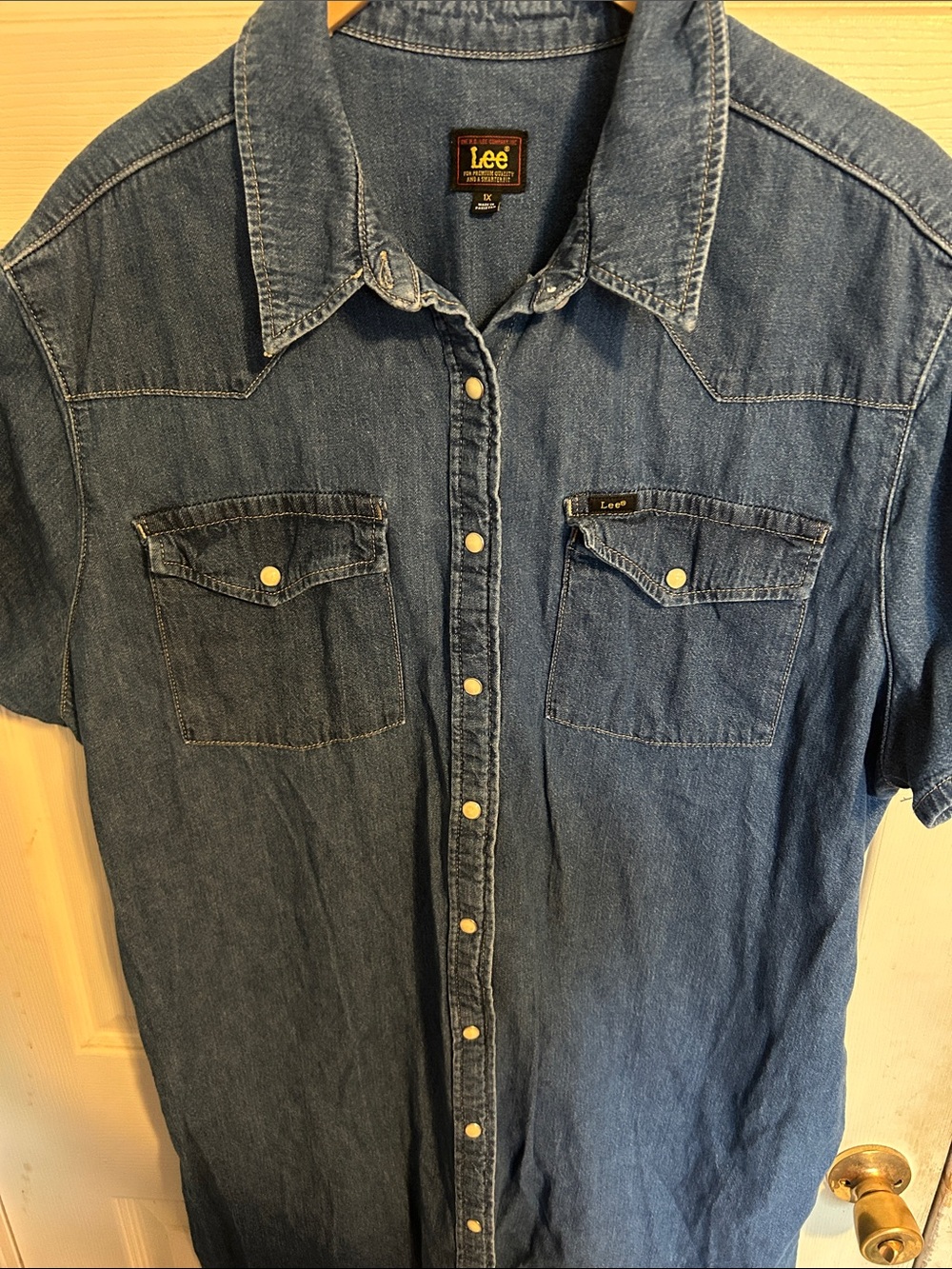 Lee women’s shirt dress with pearl snap buttons. Women’s plus size